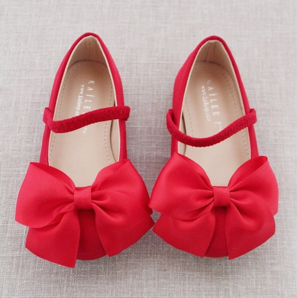 Kailee P toddler size 9 red satin Mary Jane's with bow - Picture 4 of 4